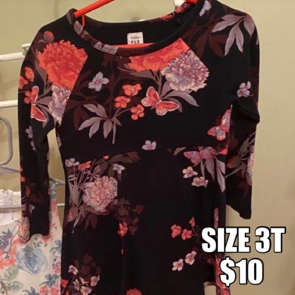 My daughter shoe and clothes. - Picture 8 of 8